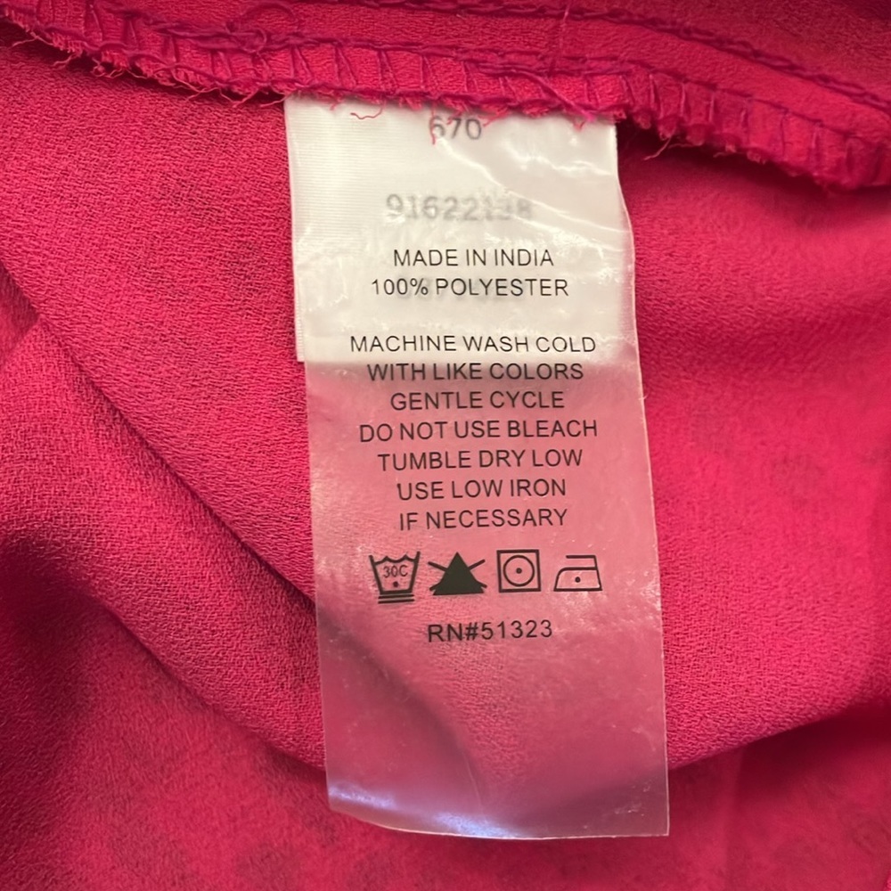 Vince Camuto Small Pink and Black Blouse V neck - Picture 6 of 7